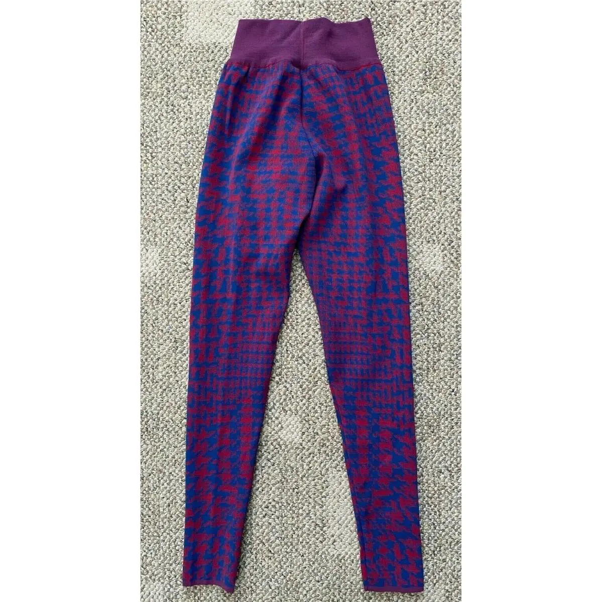 Nike clothing - Red/Blue (UPC: 192499951618) 0