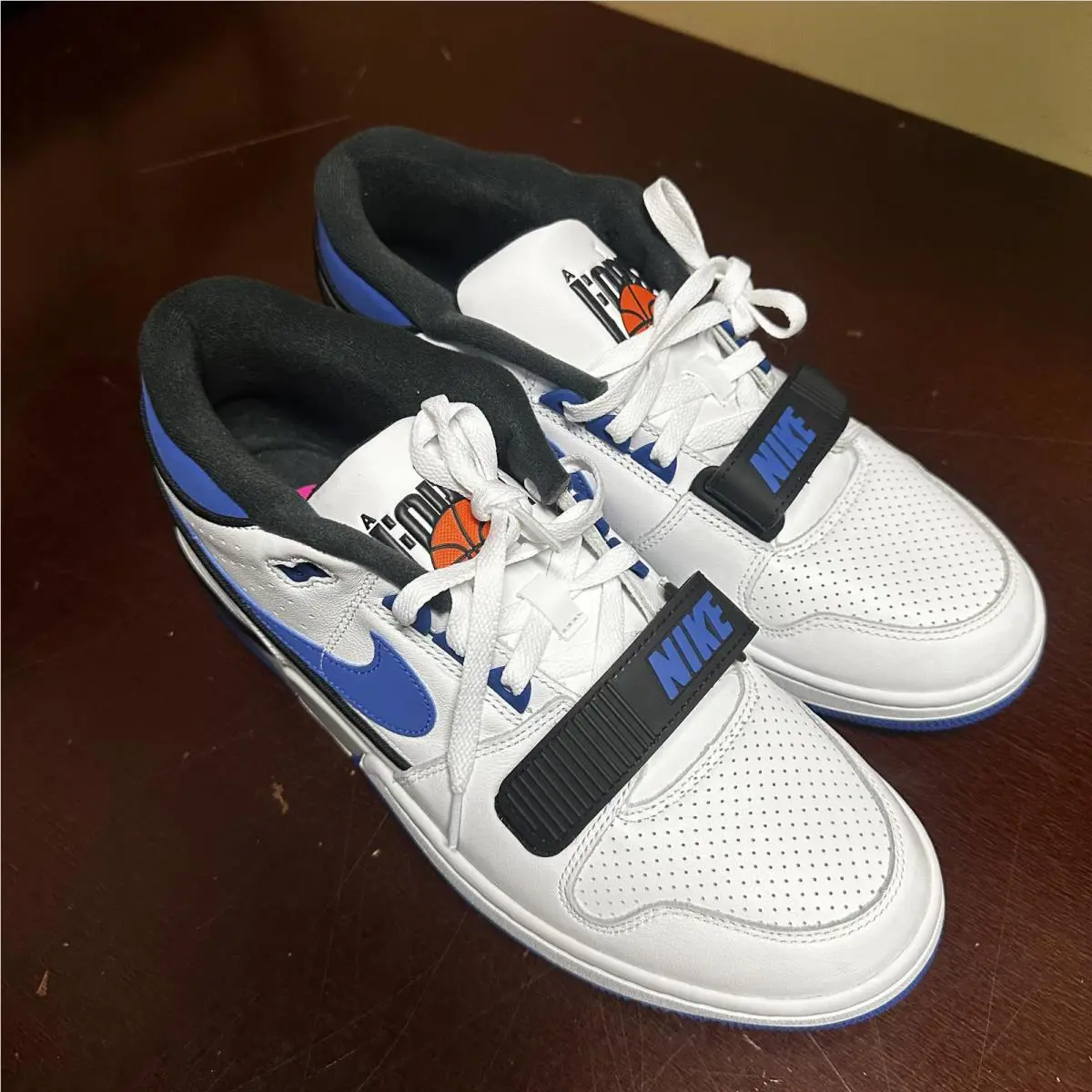 Nike shoes - White 2