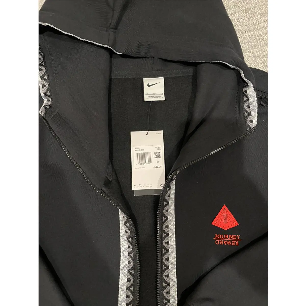 Nike clothing - Black (UPC: 195242166192) 1