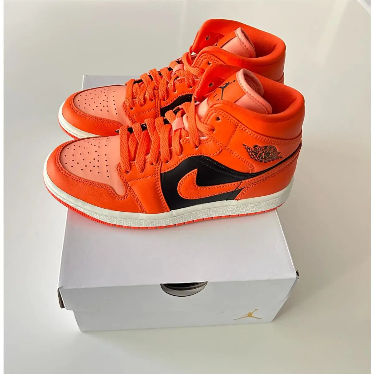 Nike shoes - Nike Air Jordan 1 - Air - DM3381600 - Orange 4