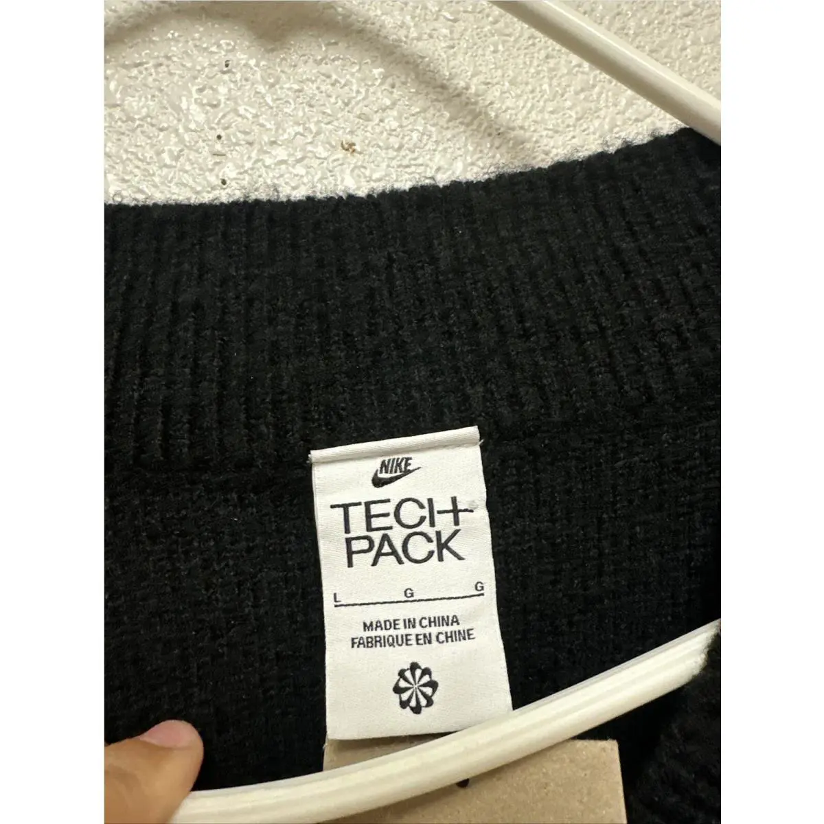 Nike clothing - Black (UPC: 196969126292) 0