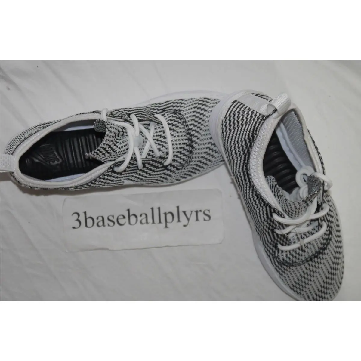 Nike shoes - White 3