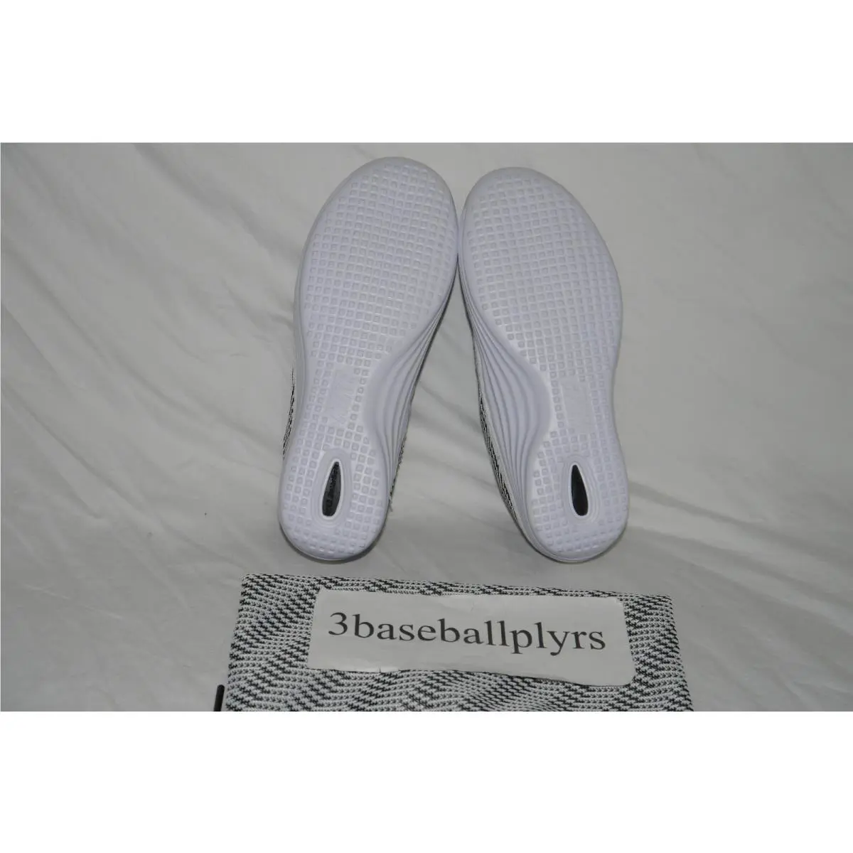 Nike shoes - White 4