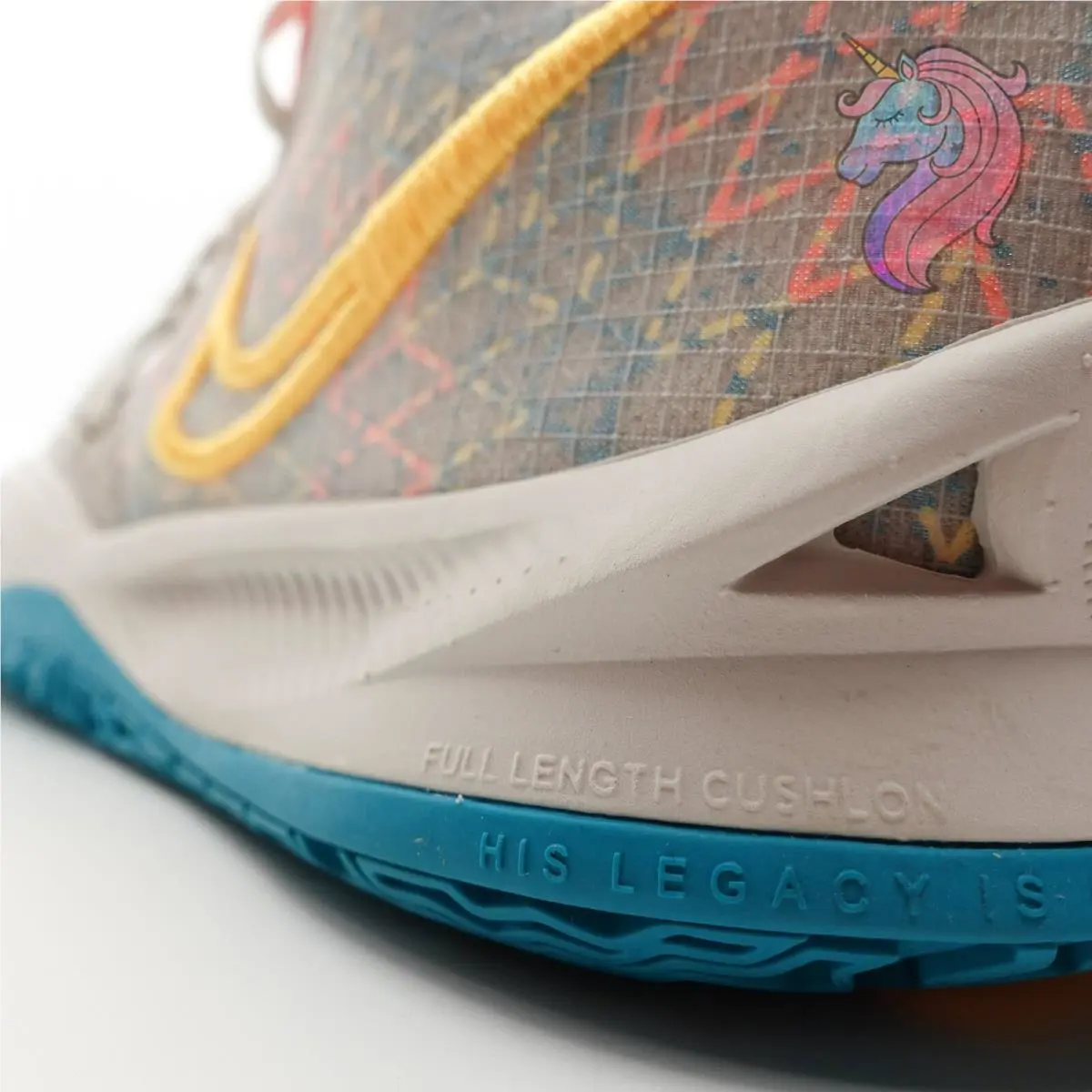Nike shoes - Nike Kyrie 4 - Kyrie - CW3985005 - Beige 16