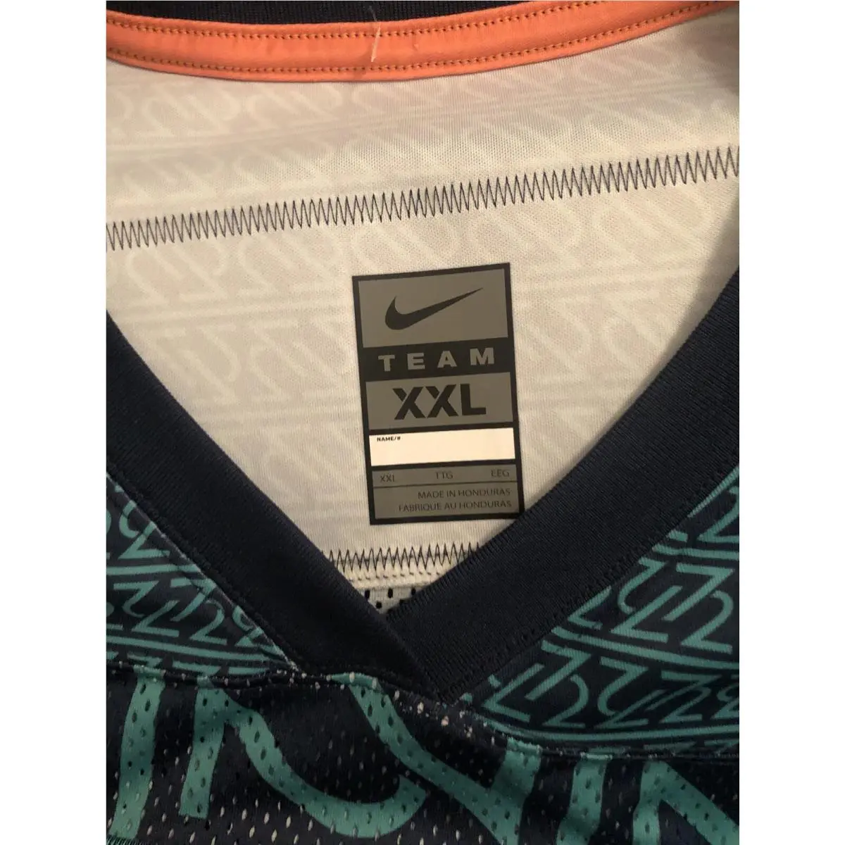 Nike clothing - Green (UPC: 0193153650816) 3