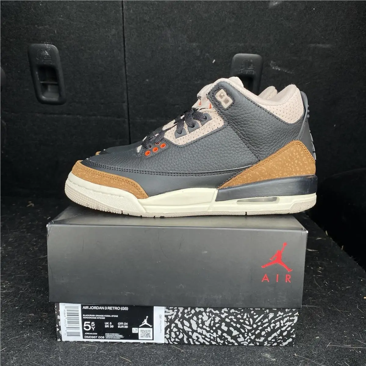 Nike shoes - Air Jordan 3 Retro GS - DM0967 008 - Black Rush Orange Fossil Stone 1