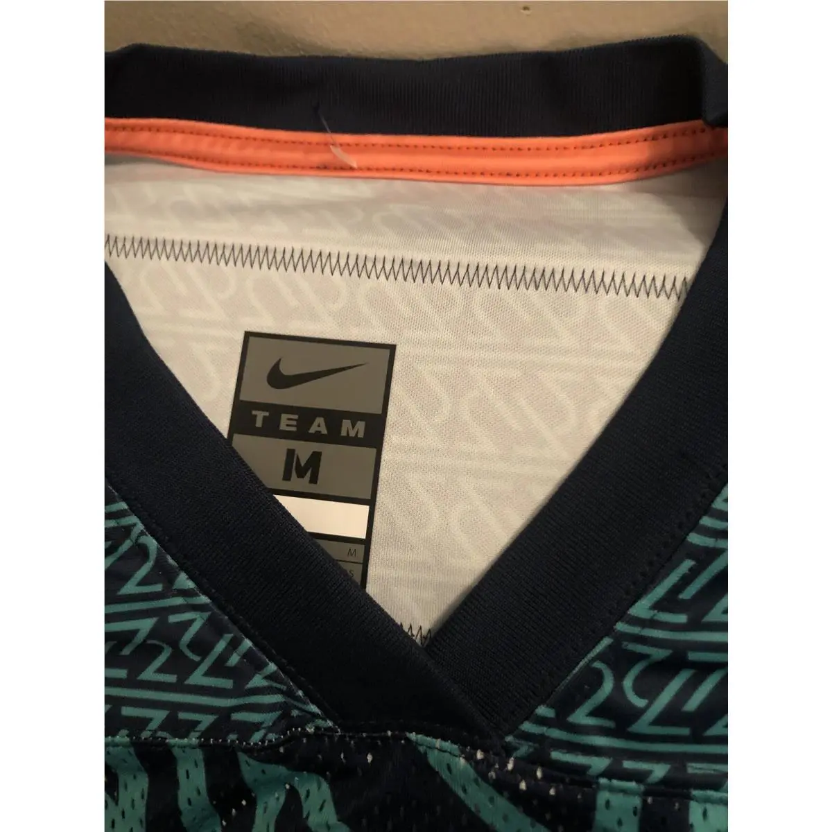 Nike clothing - Green (UPC: 0193153650816) 4