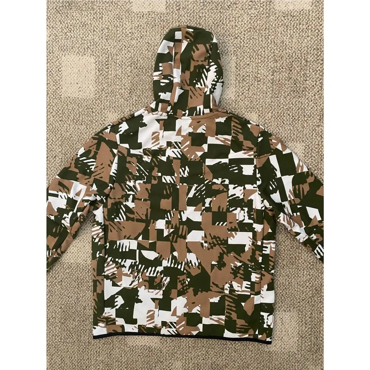 Nike clothing - Green (UPC: 195245647933) 1