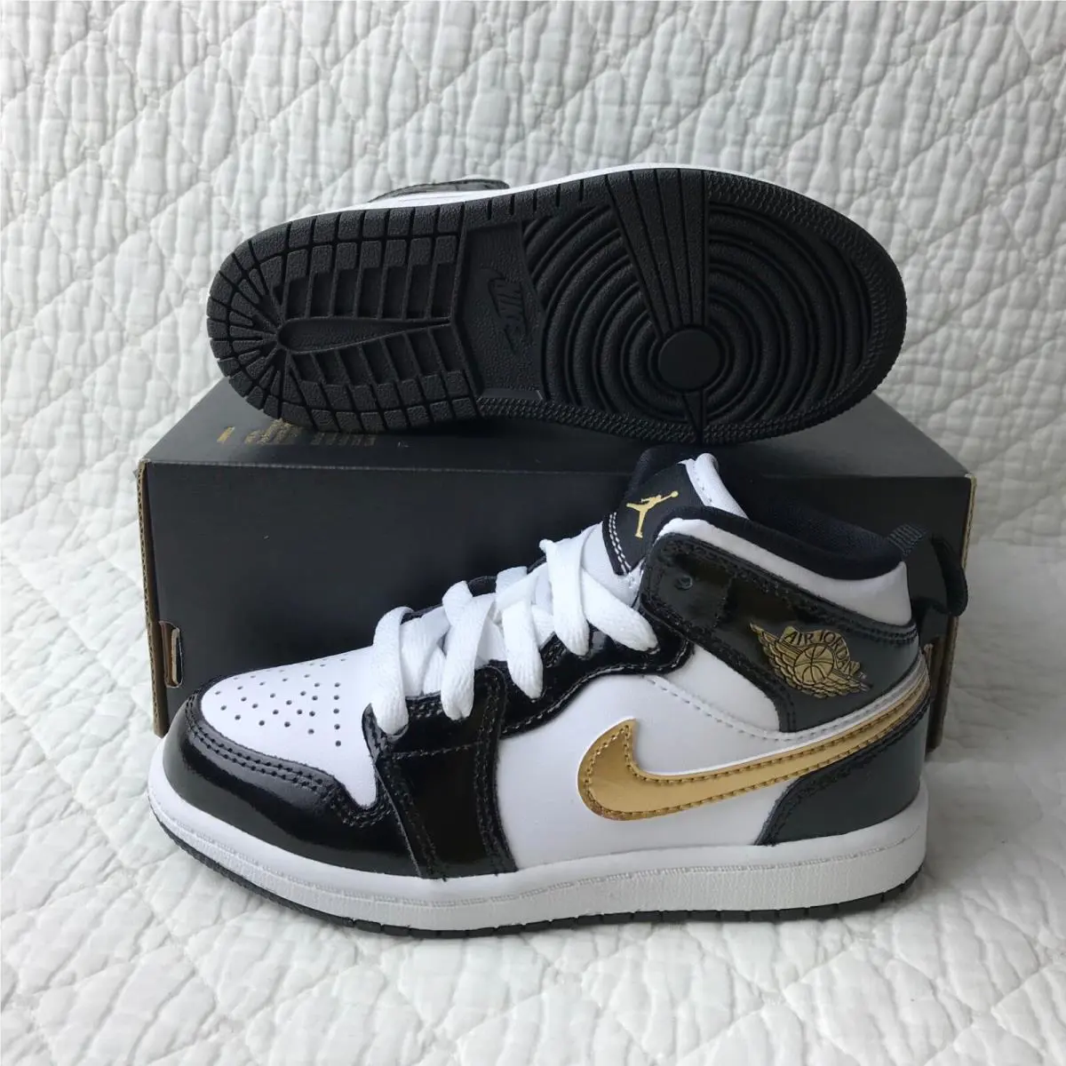Nike shoes - Jordan 1 MID SE (PS) - BQ6932-007 - black/Metallic gold-white 2