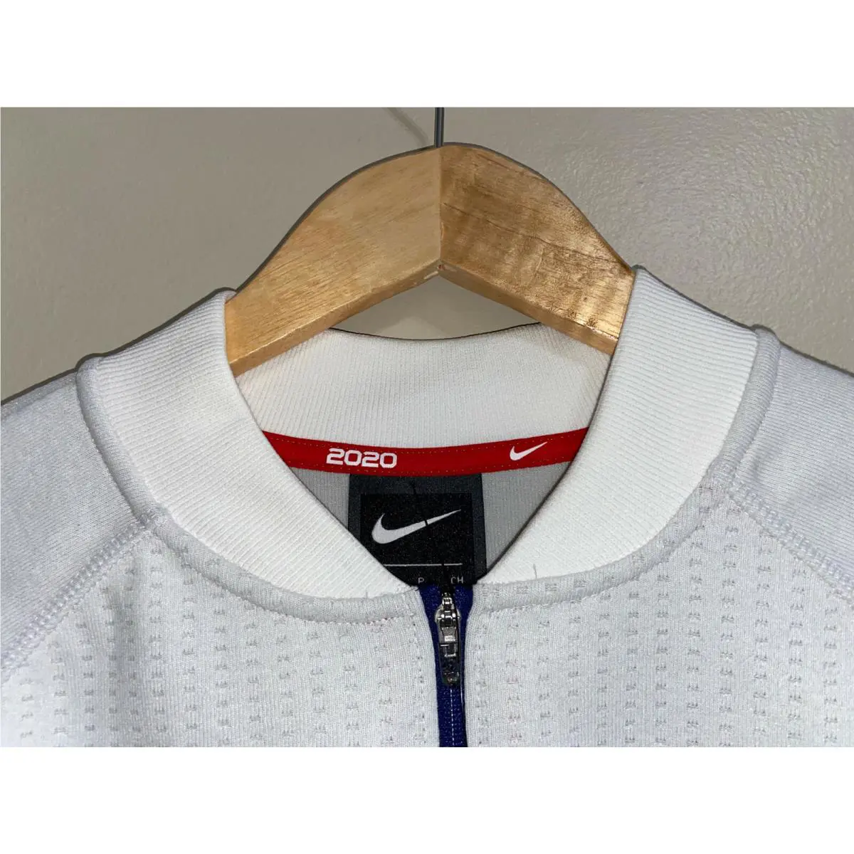 Nike clothing - White (UPC: 193656409058) 6