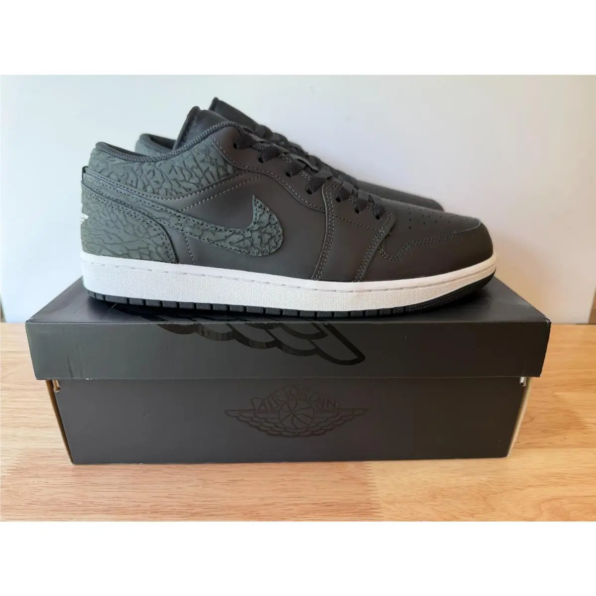 Nike Air Jordan 1 Low SE Black Elephant Print FB9907 Off Noir Men’s Size 12