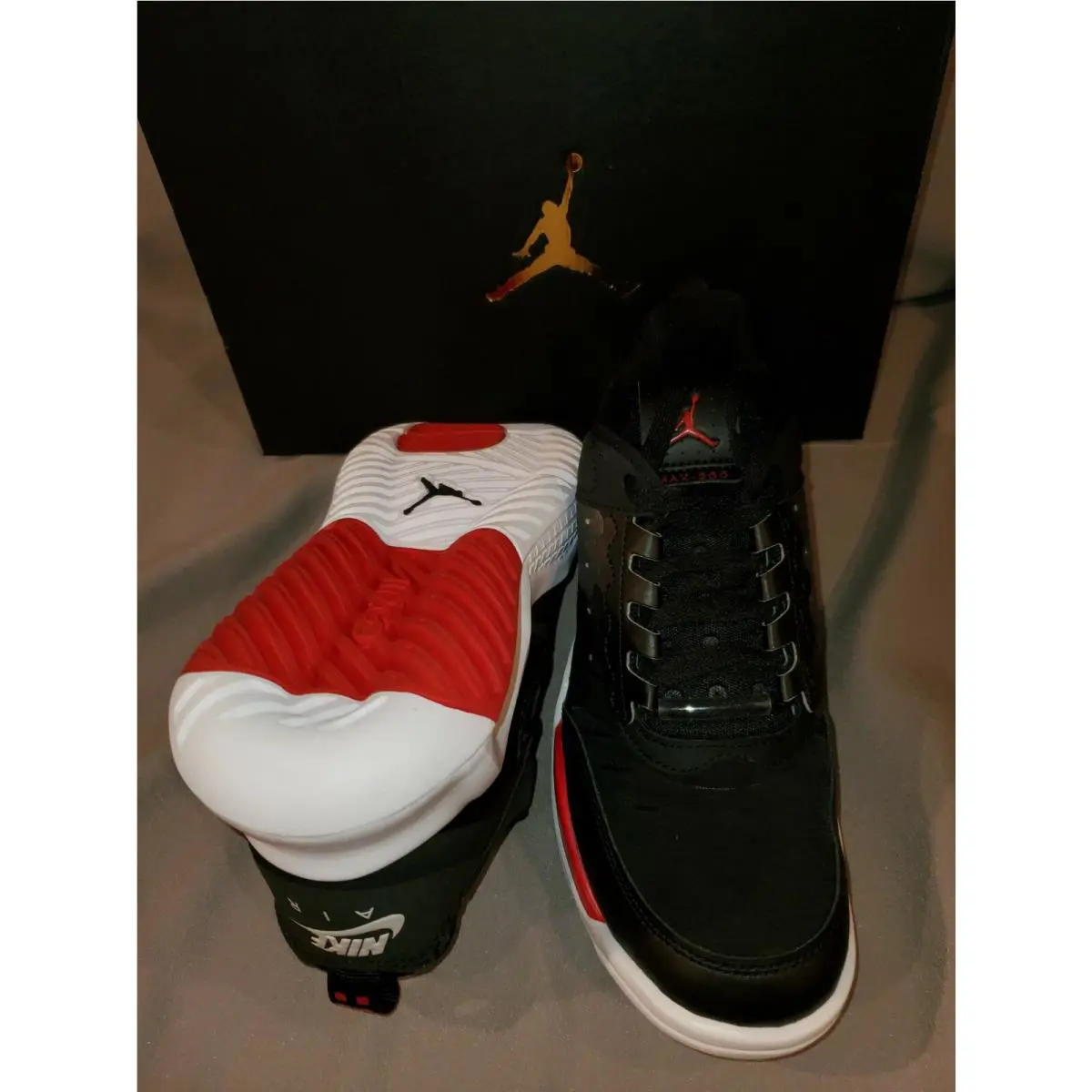 Nike shoes - Black (UPC: 193658546898) 0