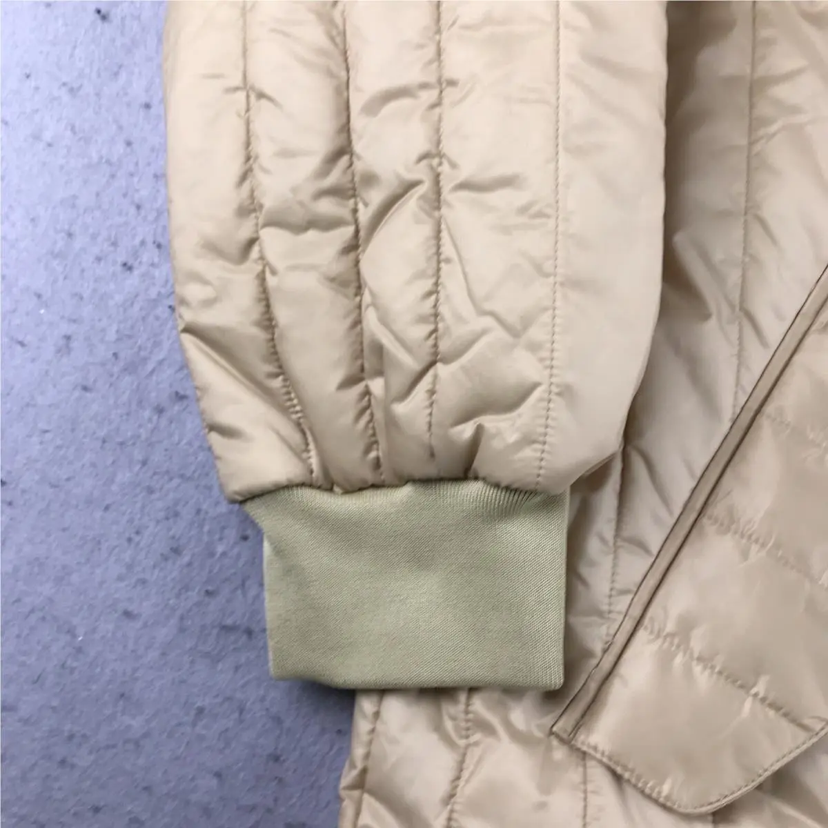 Nike clothing - Gold 1