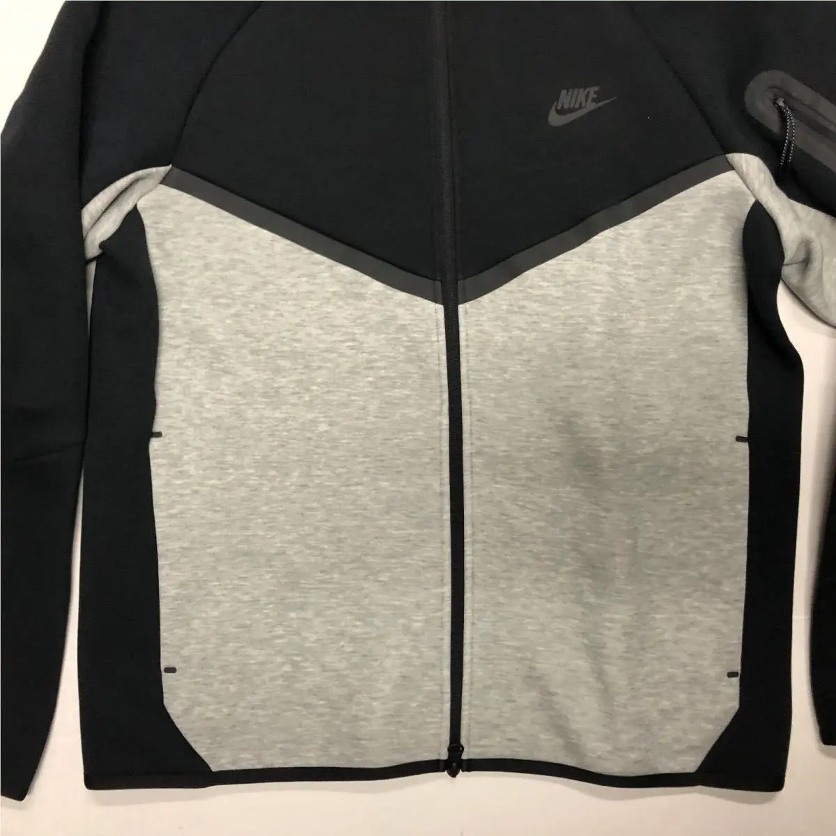 Nike clothing - Black/Grey (UPC: 197602889741) 1