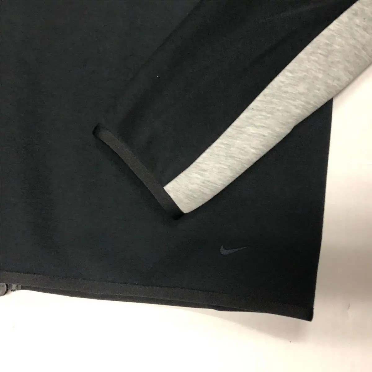 Nike clothing - Black/Grey (UPC: 197602889741) 4