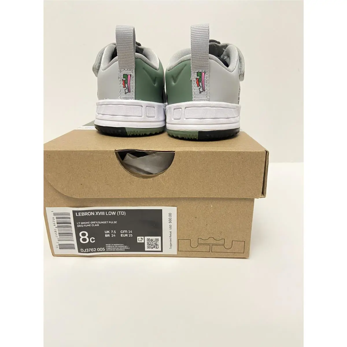 Nike shoes - Lebron 18 Space Jam Bugs Vs Marvin - DJ3762 005 - Gray 2