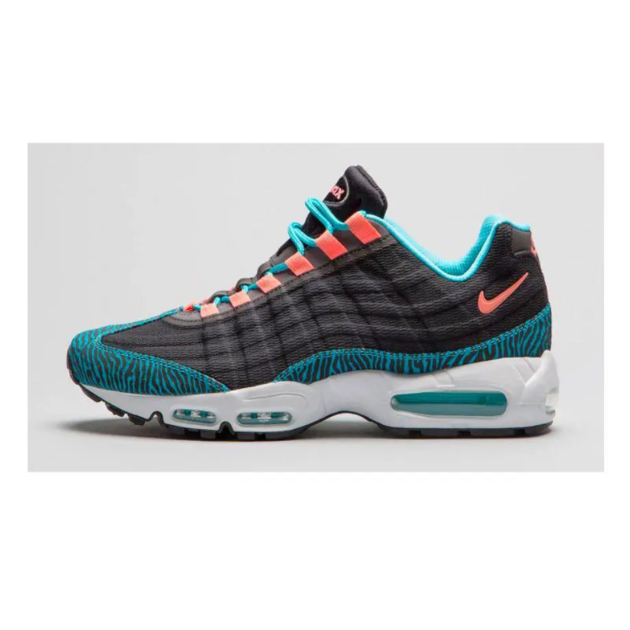 Nike shoes - Black 1