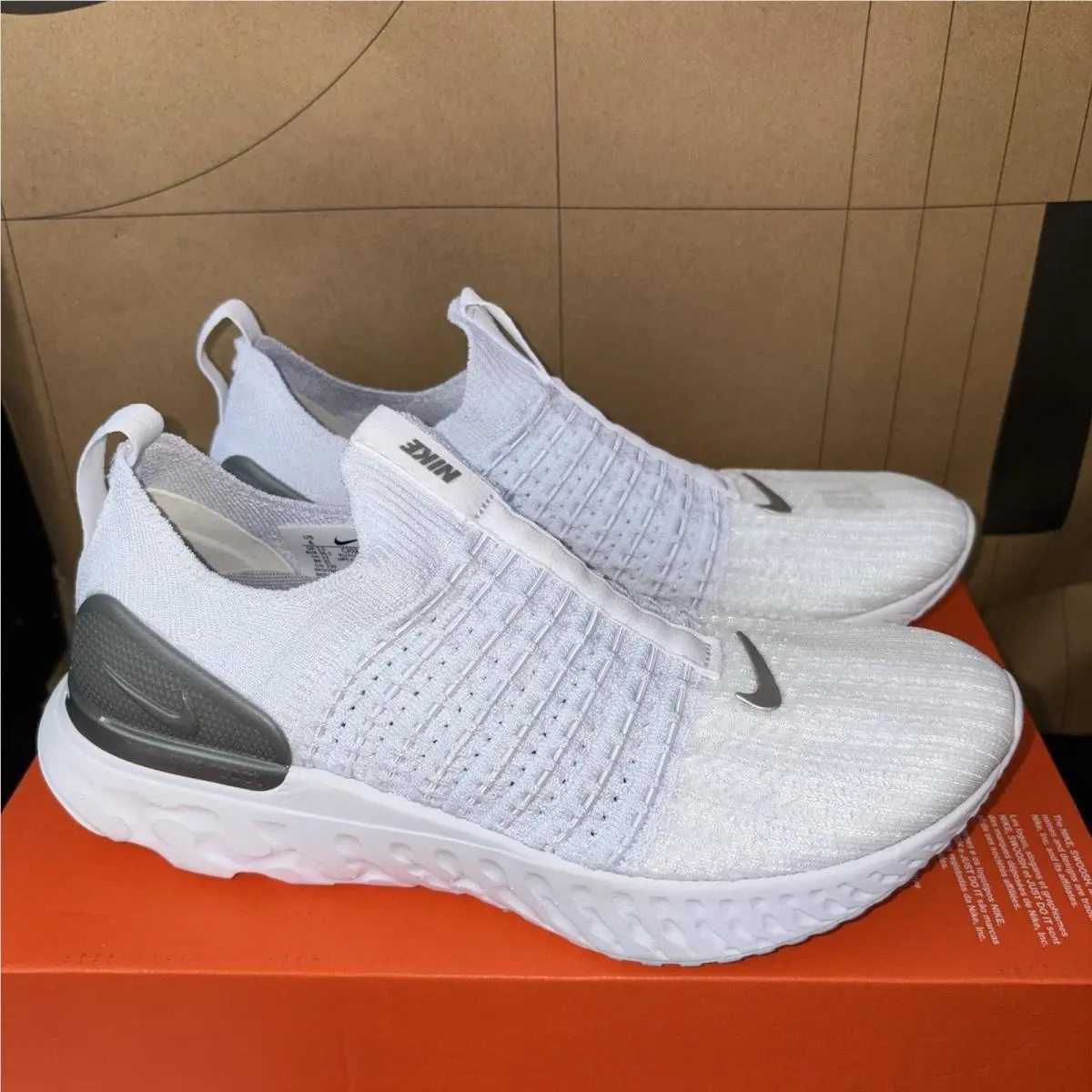 Nike React Phantom Run Flyknit 2 White Platinum Nby CJ0280 100 Women Size 6