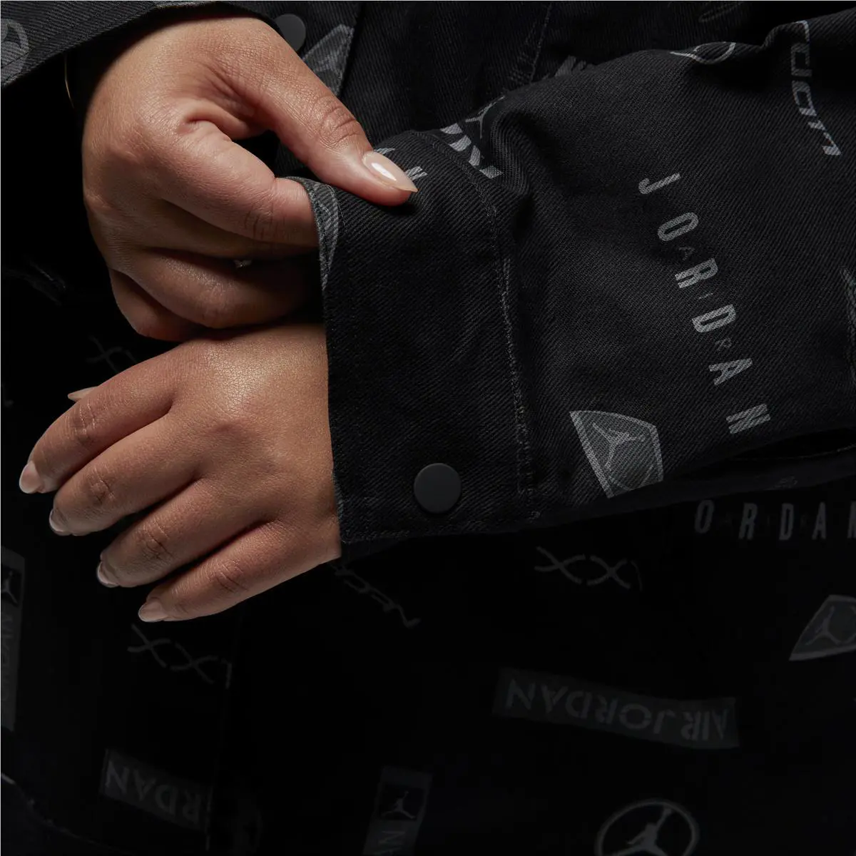 Nike clothing - Black (UPC: 196154532921) 4