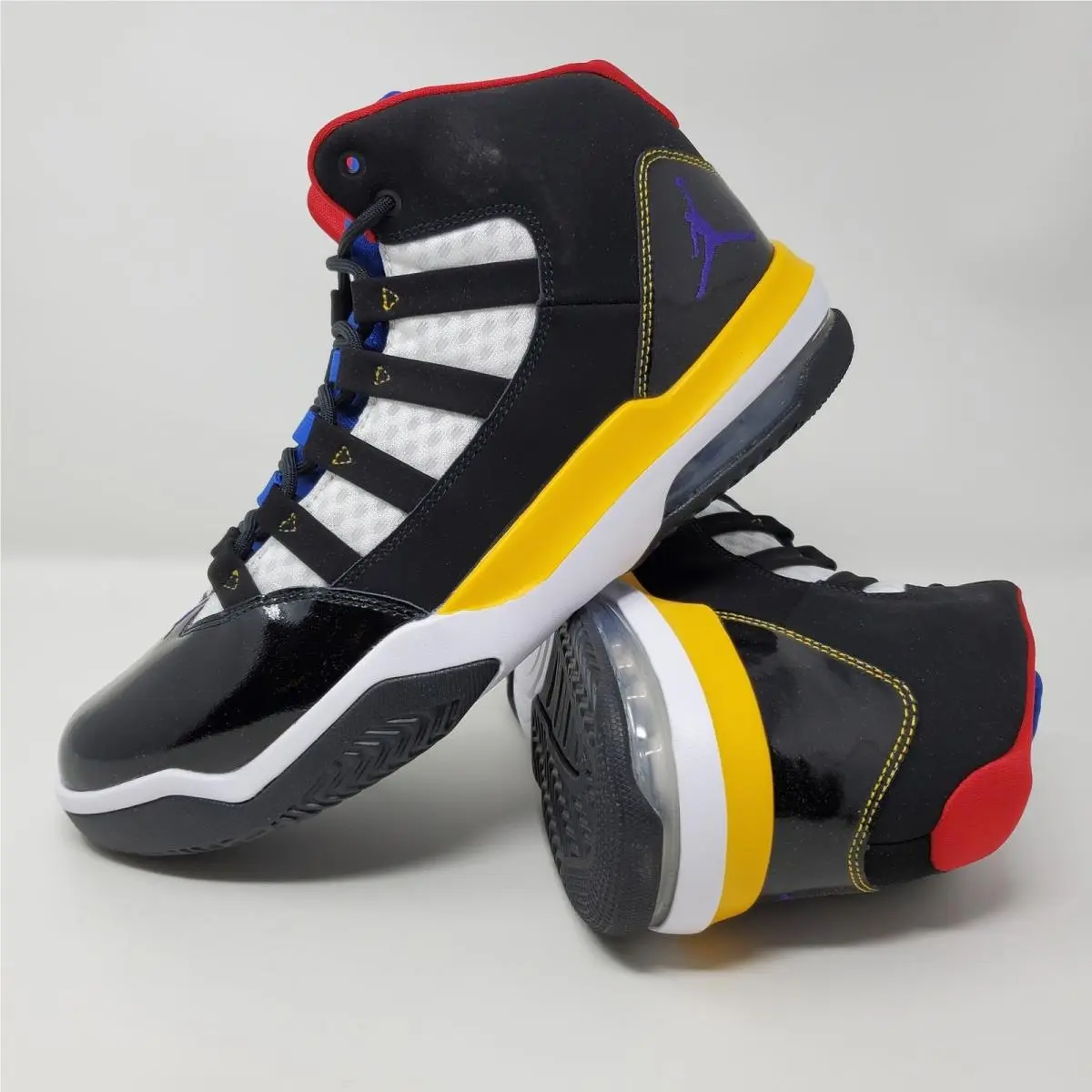 Air Jordan Max Aura Men`s Size 9.5 Black Court Purple White CQ9451-001