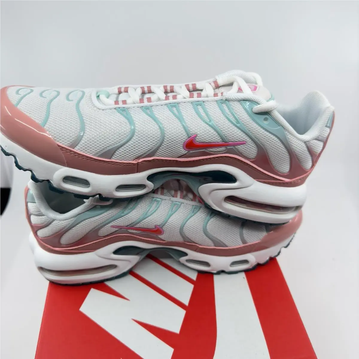 Nike shoes - White 5