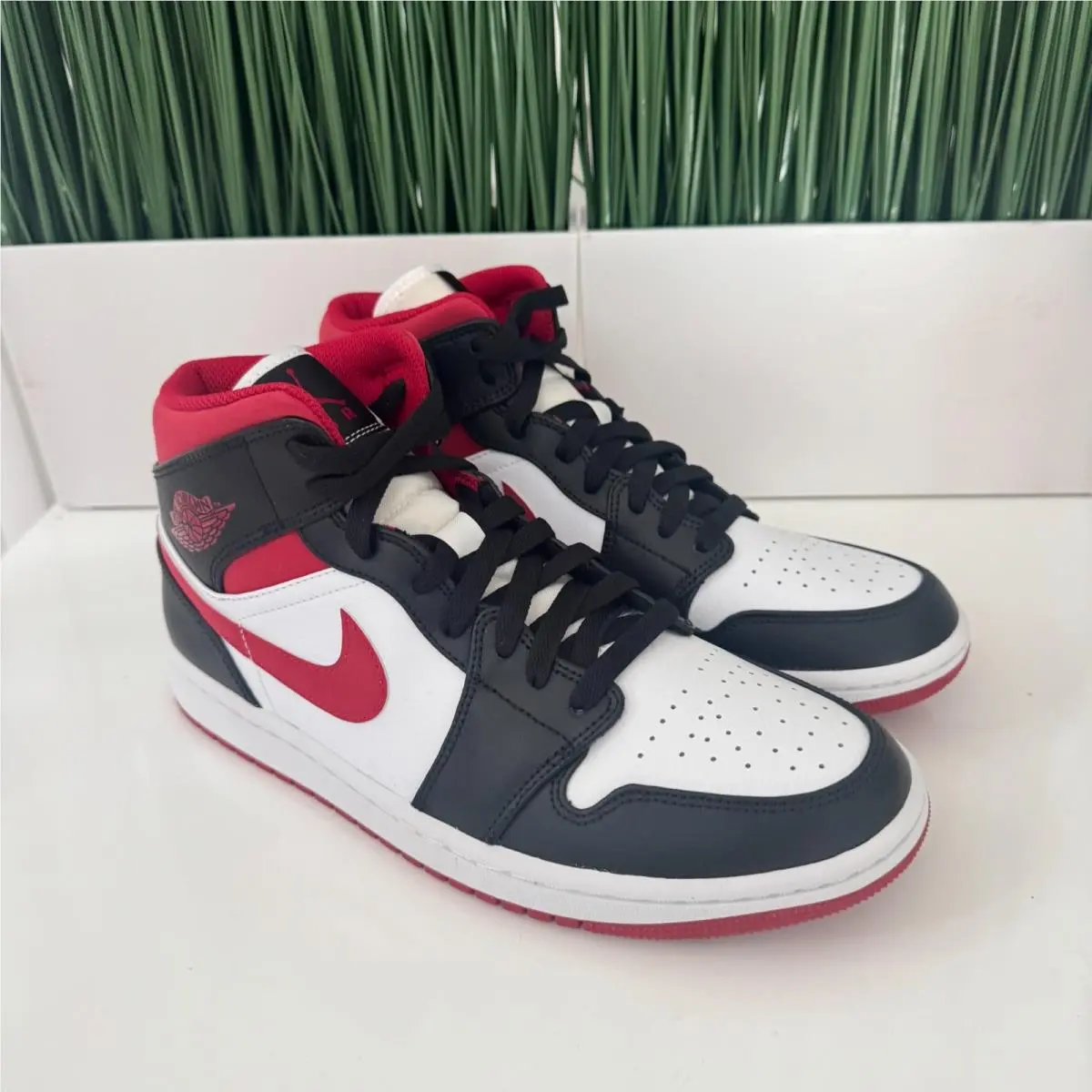 Nike shoes - Air Jordan 1 - Air - 554724-122 - White, Manufacturer: White/Gym Red/Black 3