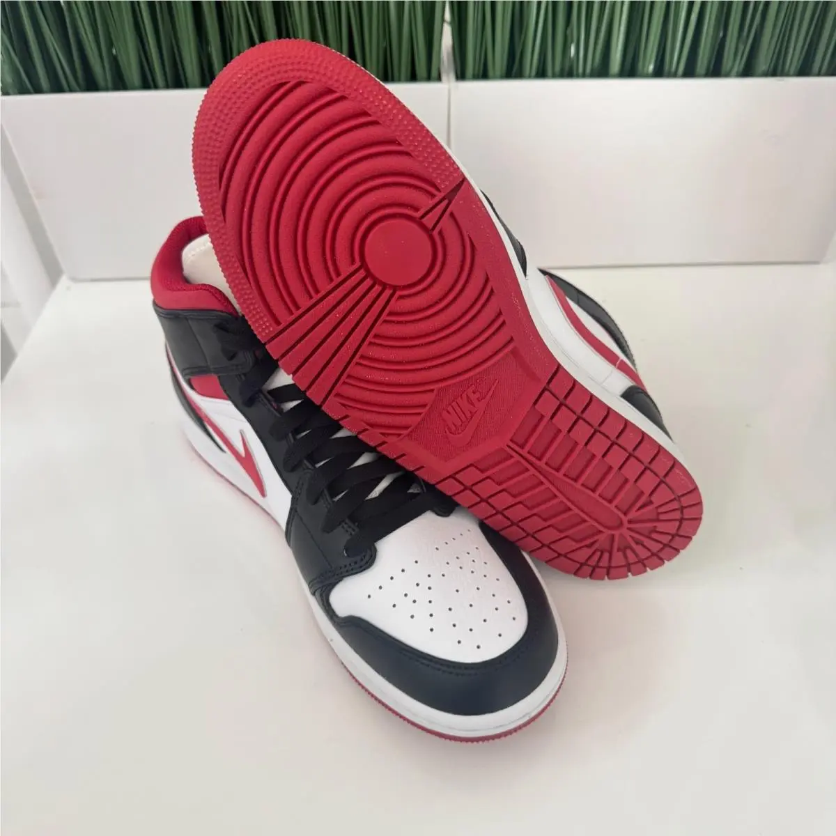 Nike shoes - Air Jordan 1 - Air - 554724-122 - White, Manufacturer: White/Gym Red/Black 5