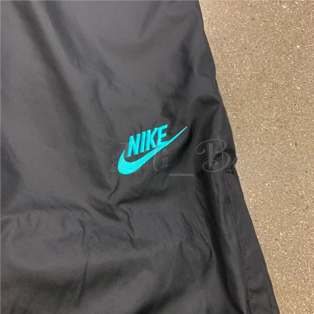 Nike clothing - Black/Hyper Jade (UPC: 192500050156) 2