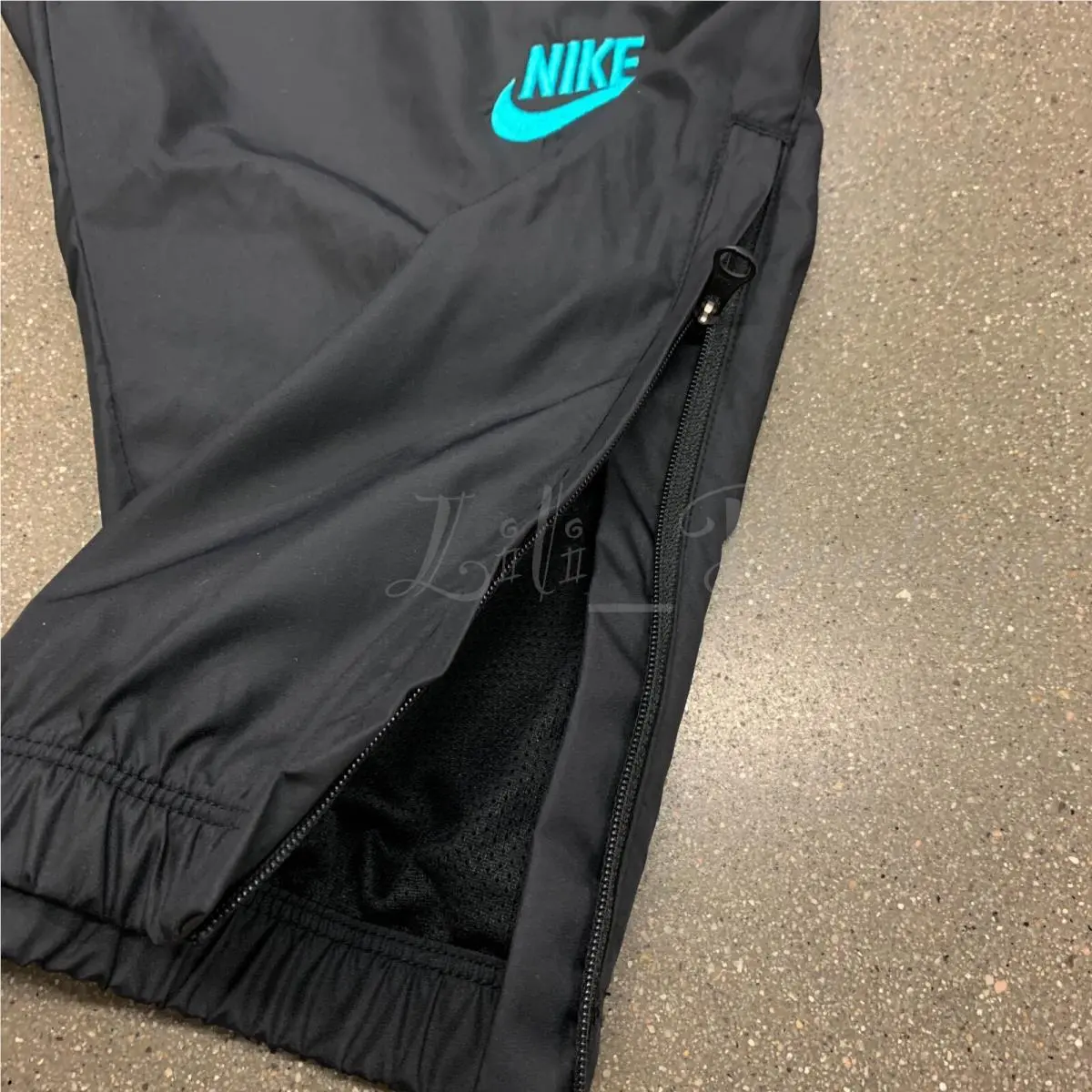 Nike clothing - Black/Hyper Jade (UPC: 192500050156) 3