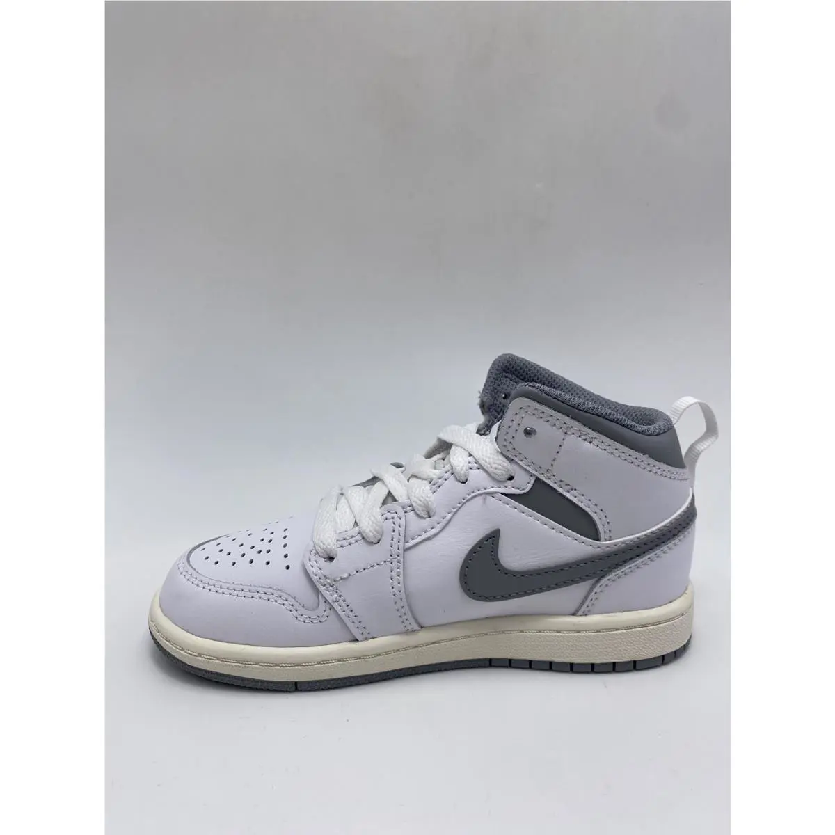 Nike shoes - Jordan 1 Mid - Mid - 640734 135 - White/Stealth (UPC: 196149402369) 1