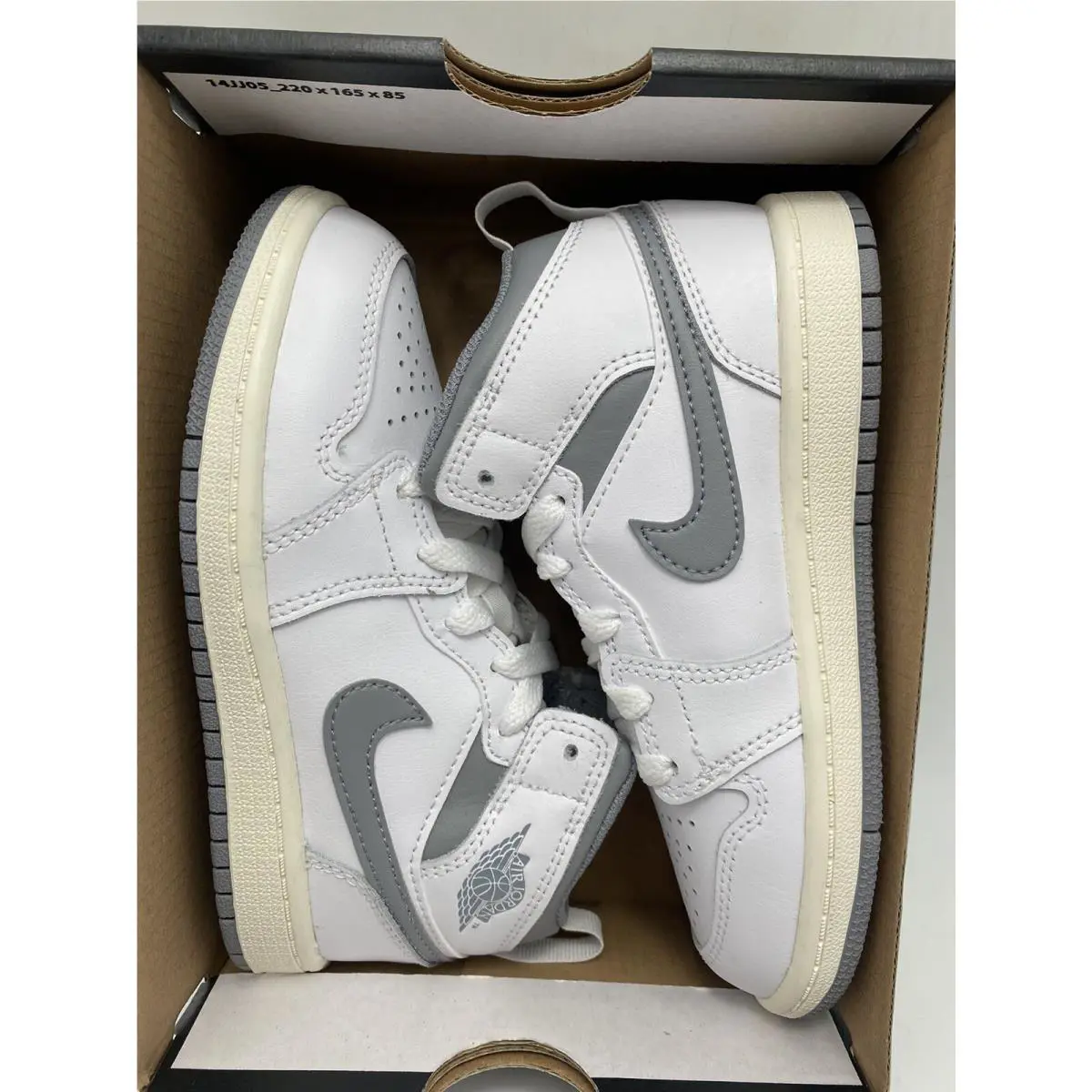 Nike shoes - Jordan 1 Mid - Mid - 640734 135 - White/Stealth (UPC: 196149402369) 5