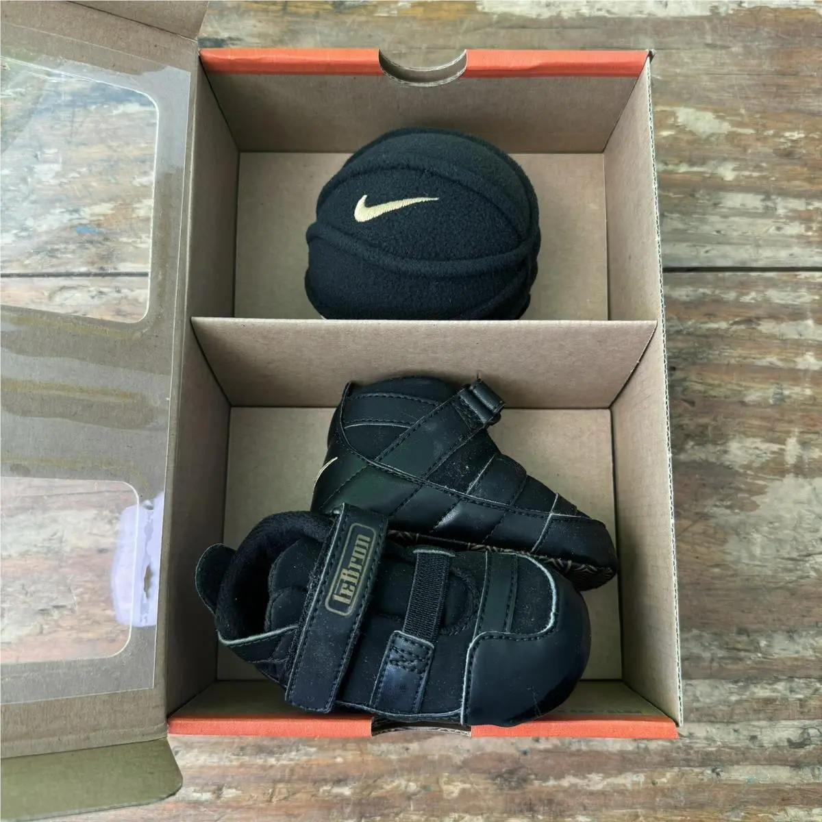 Nike shoes - NIKE LEBRON - LEBRON - Black 0