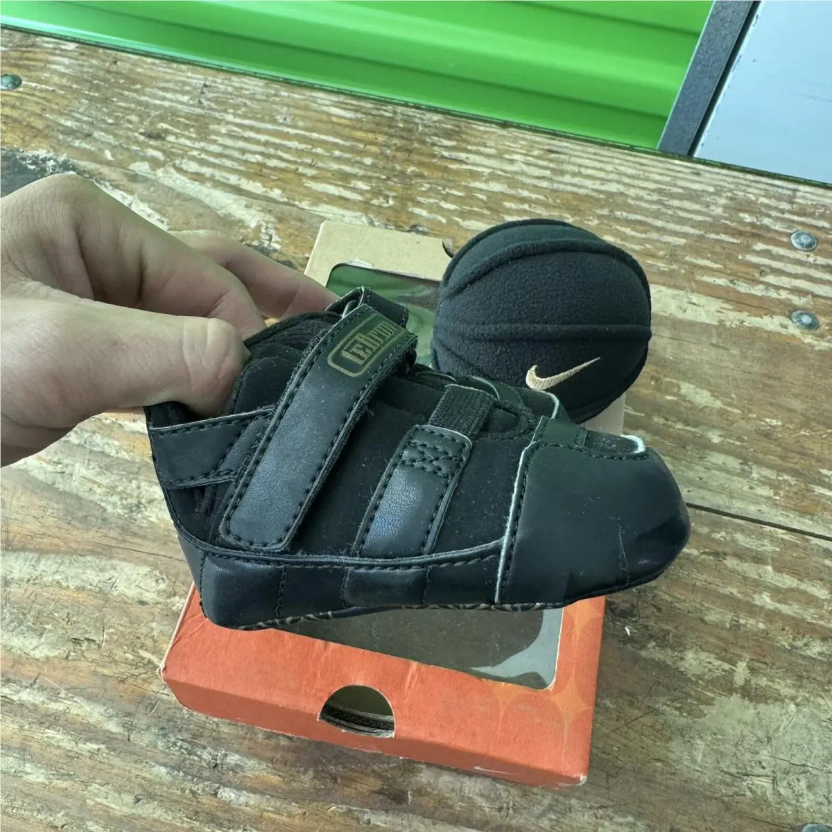 Nike shoes - NIKE LEBRON - LEBRON - Black 1