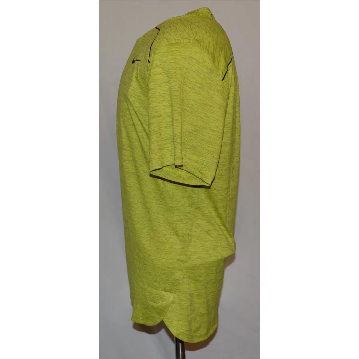 Nike clothing - volt black 1
