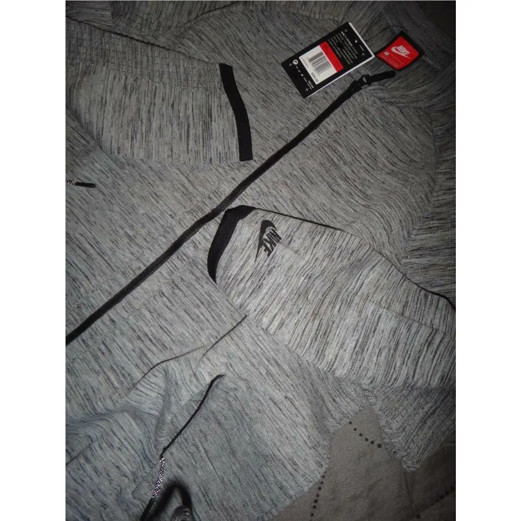 Nike clothing - GRAY (UPC: 885179710017) 1