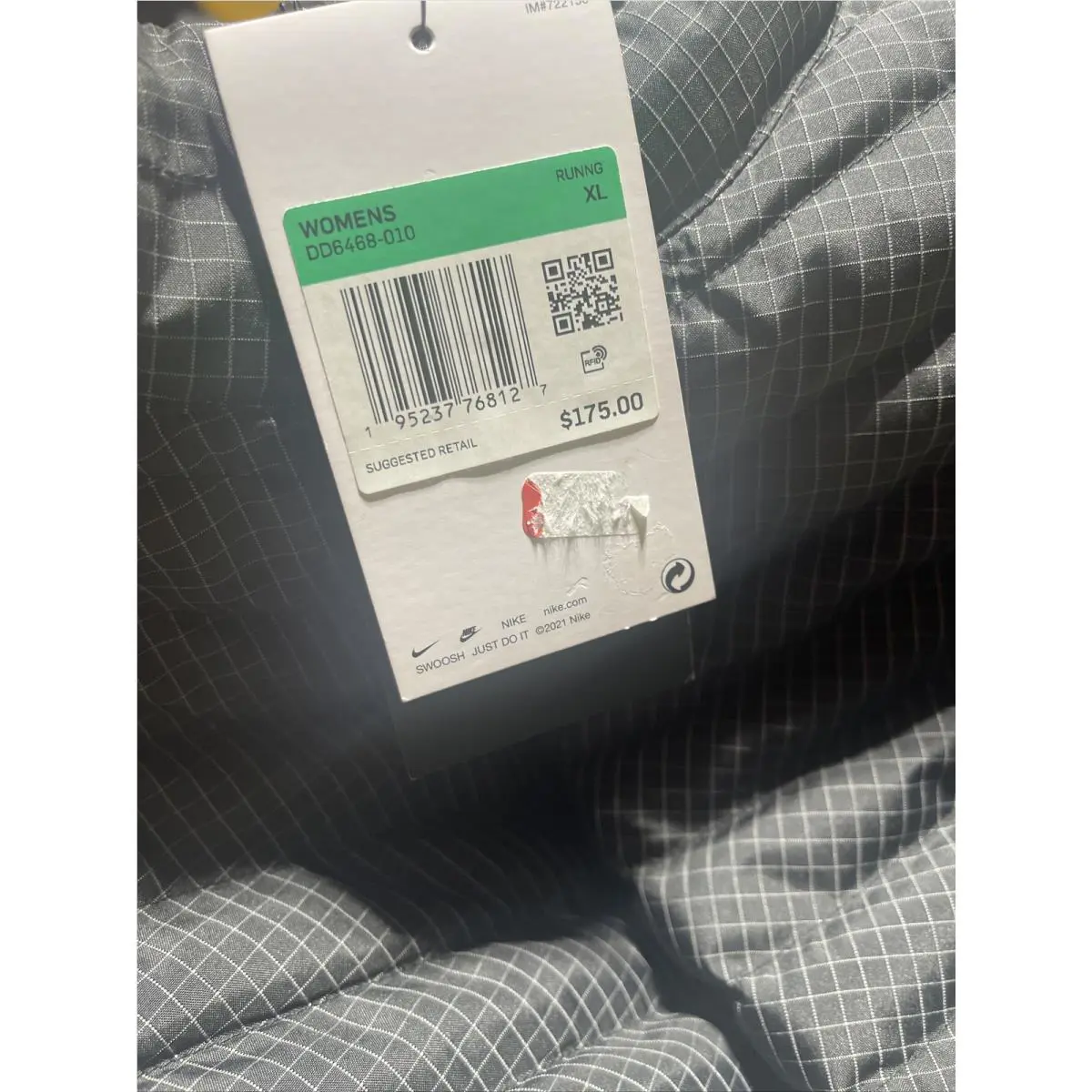 Nike clothing - Black (UPC: 195237768110) 10