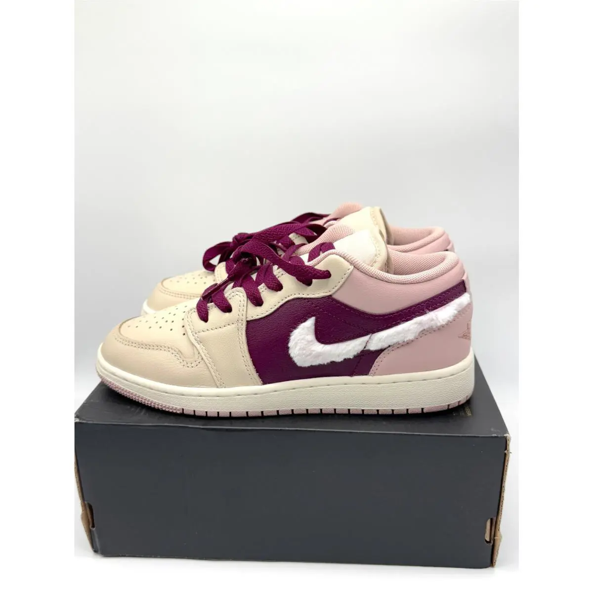Nike shoes - Air Jordan 1 Low SE - Pink (UPC: 197600530799) 2