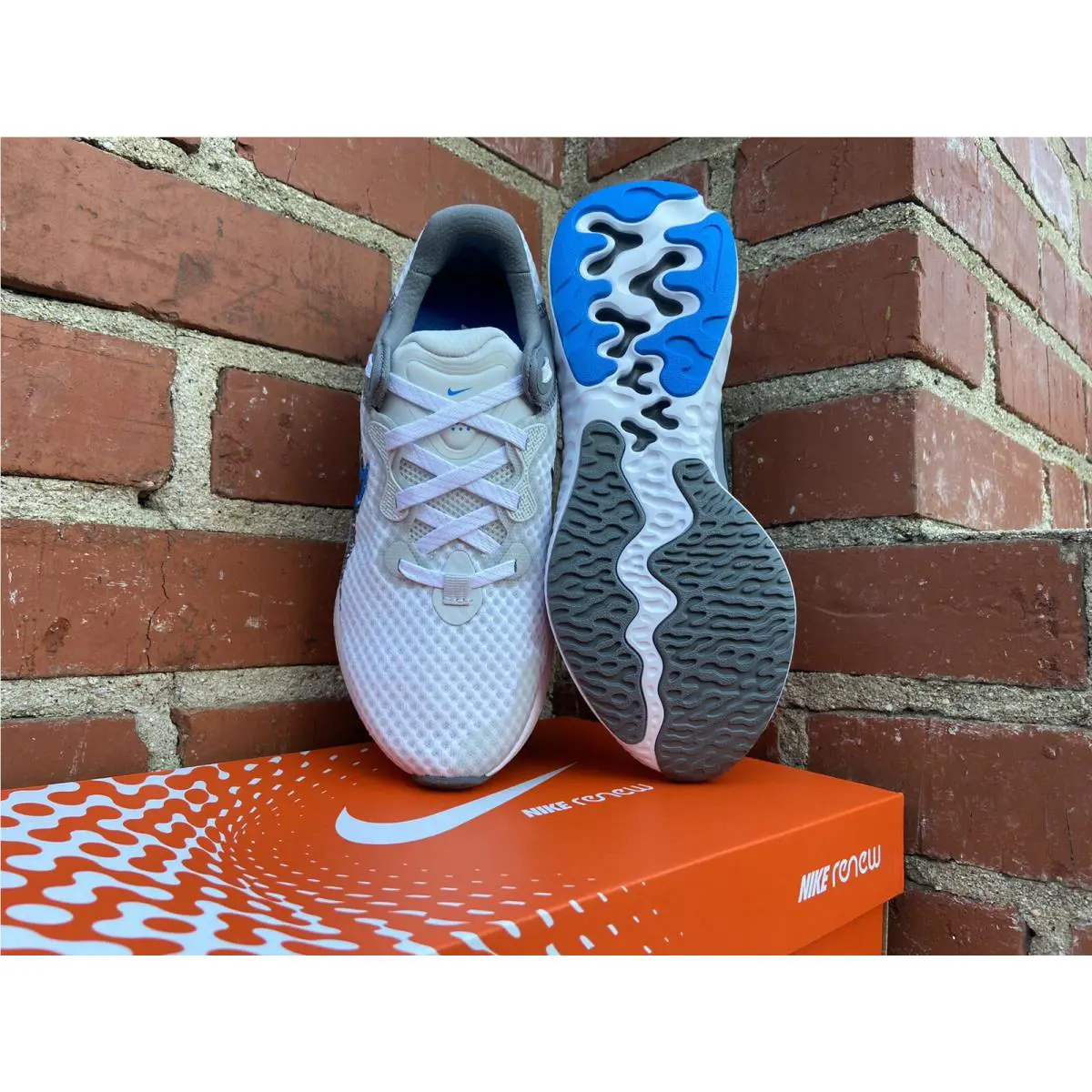 Nike shoes Renew Run - White, Manufacturer: Photon Dust/Smoke Grey/White/Photo Blue 9