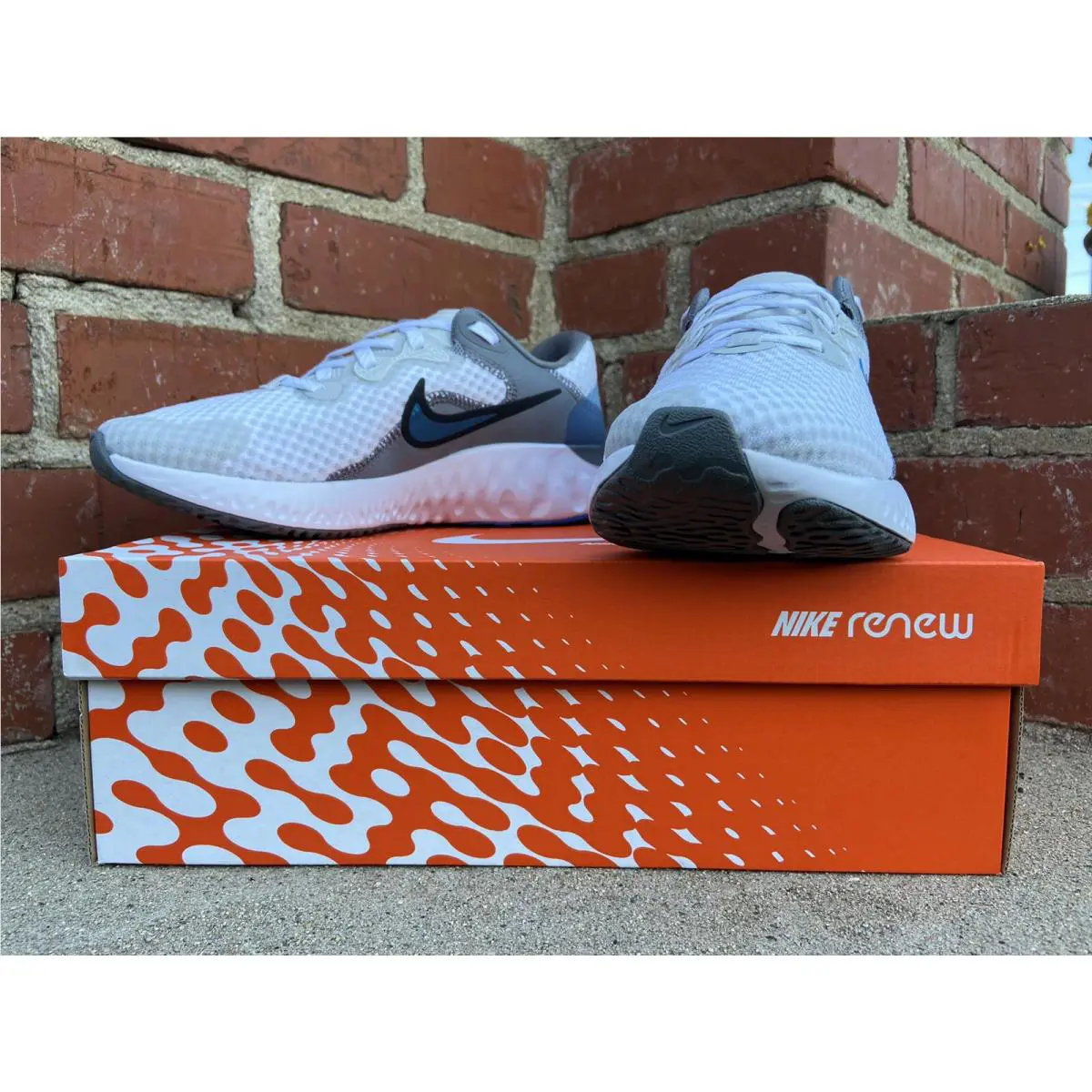 Nike shoes Renew Run - White, Manufacturer: Photon Dust/Smoke Grey/White/Photo Blue 0