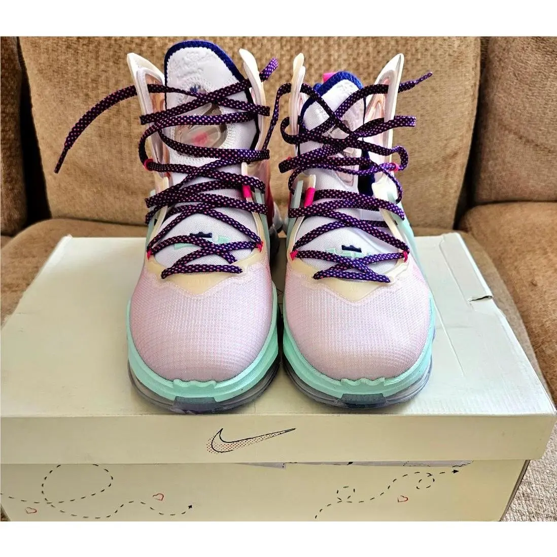 Nike Lebron 19 Valentine`s Day Basketball Shoes DH8459-900 Men`s Size 9.5