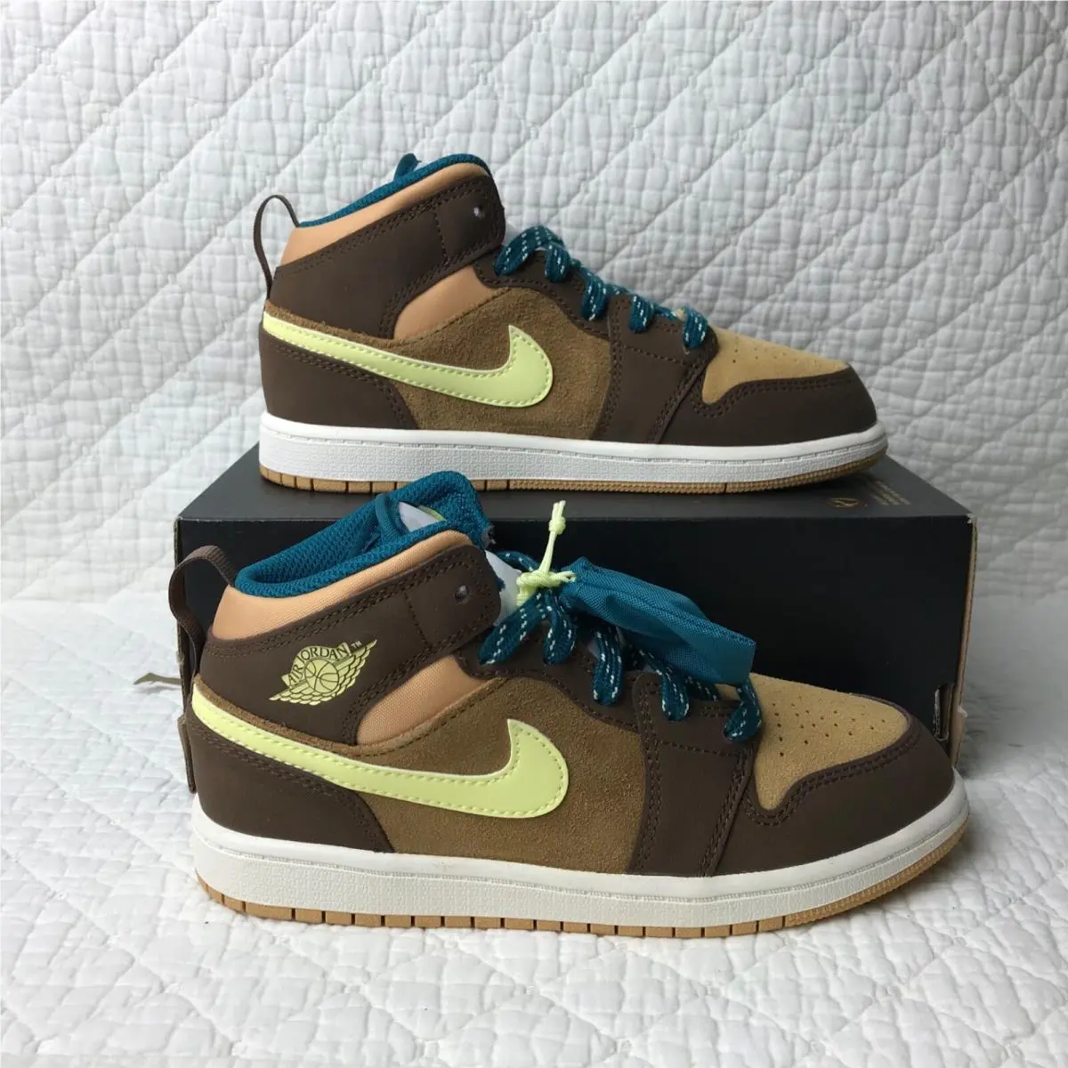 Nike shoes - Jordan Air 1 Mid GS - DZ6335-200 - Cacao Wow/Luminous Green 0