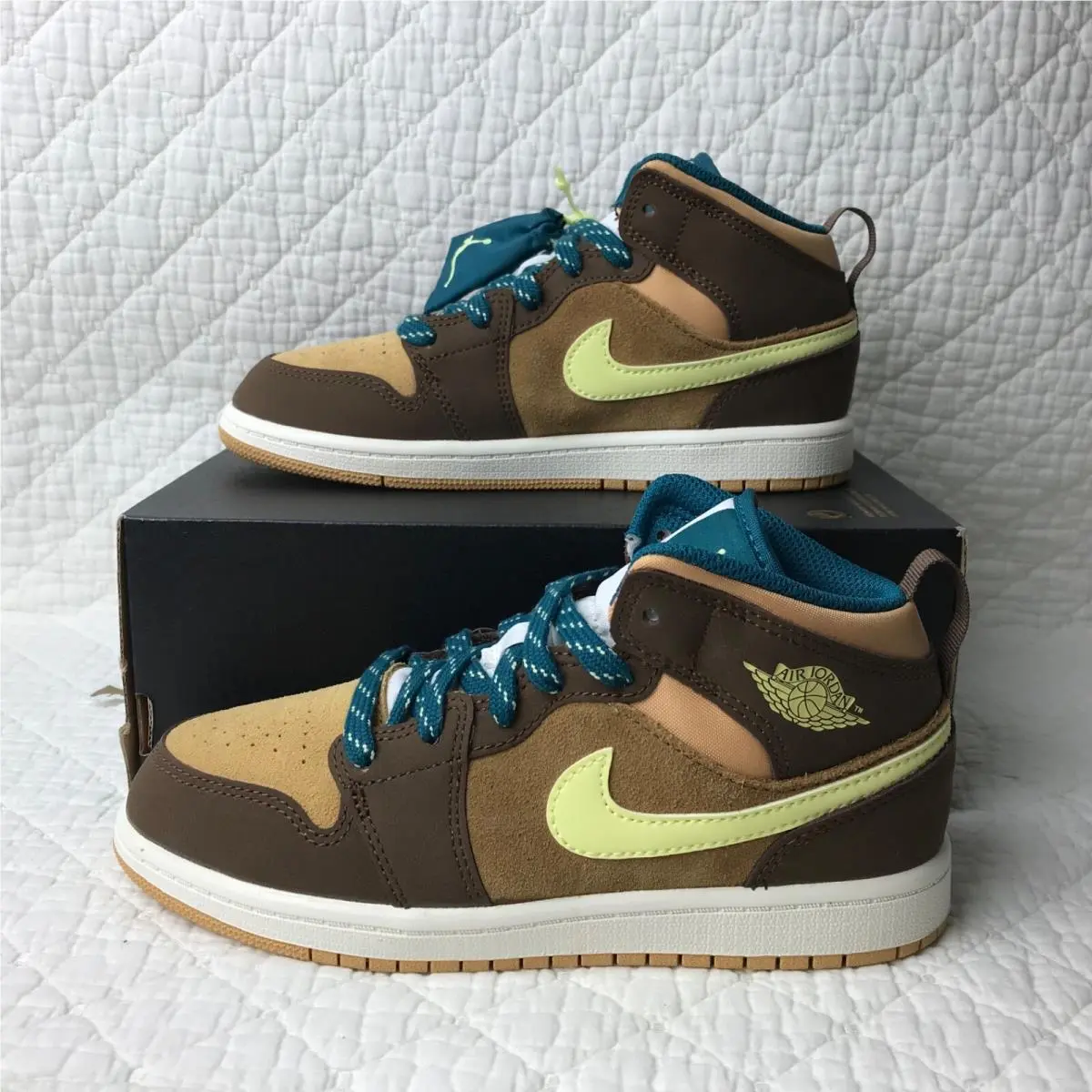 Nike shoes - Jordan Air 1 Mid GS - DZ6335-200 - Cacao Wow/Luminous Green 1