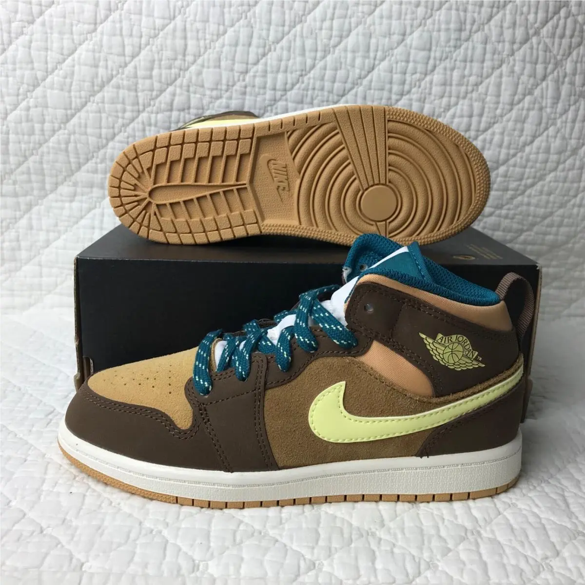 Nike shoes - Jordan Air 1 Mid GS - DZ6335-200 - Cacao Wow/Luminous Green 2
