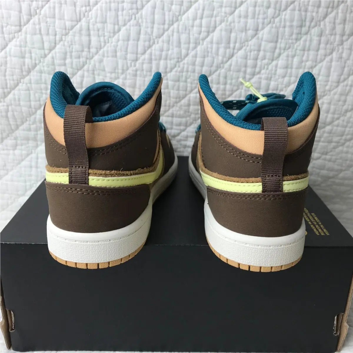 Nike shoes - Jordan Air 1 Mid GS - DZ6335-200 - Cacao Wow/Luminous Green 4