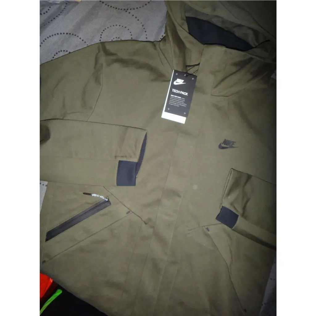 Nike clothing - DARK GREEN + BLACK (UPC: 887225219116) 0