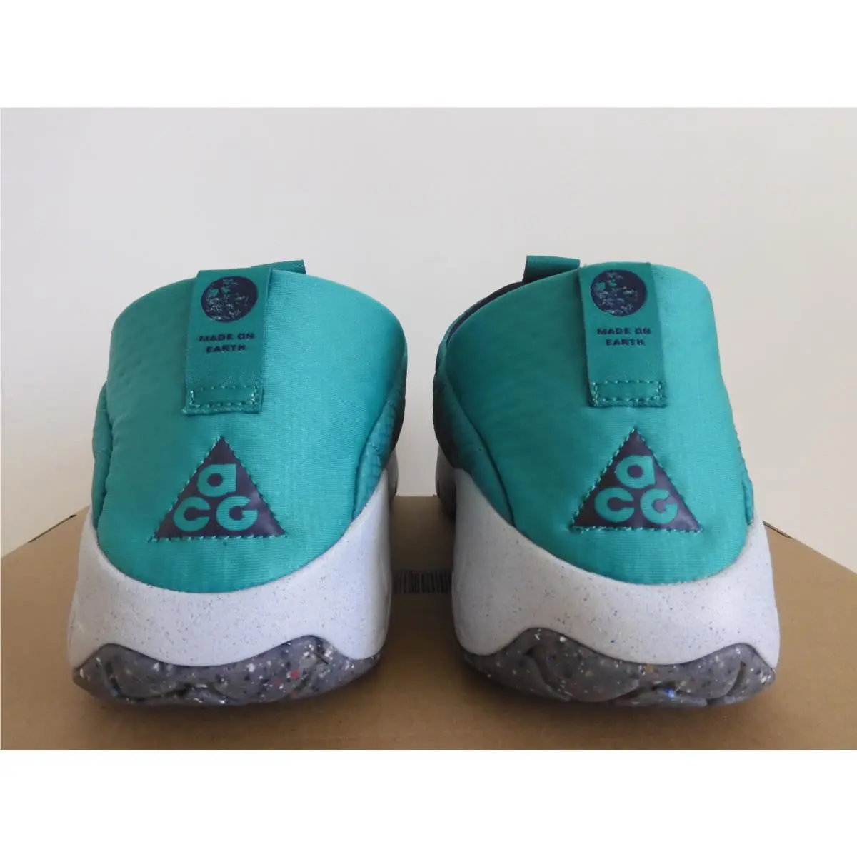 Nike shoes - Nike ACG Moc - ACG Moc - DO9333-301 - Green (UPC: 196148836523) 2
