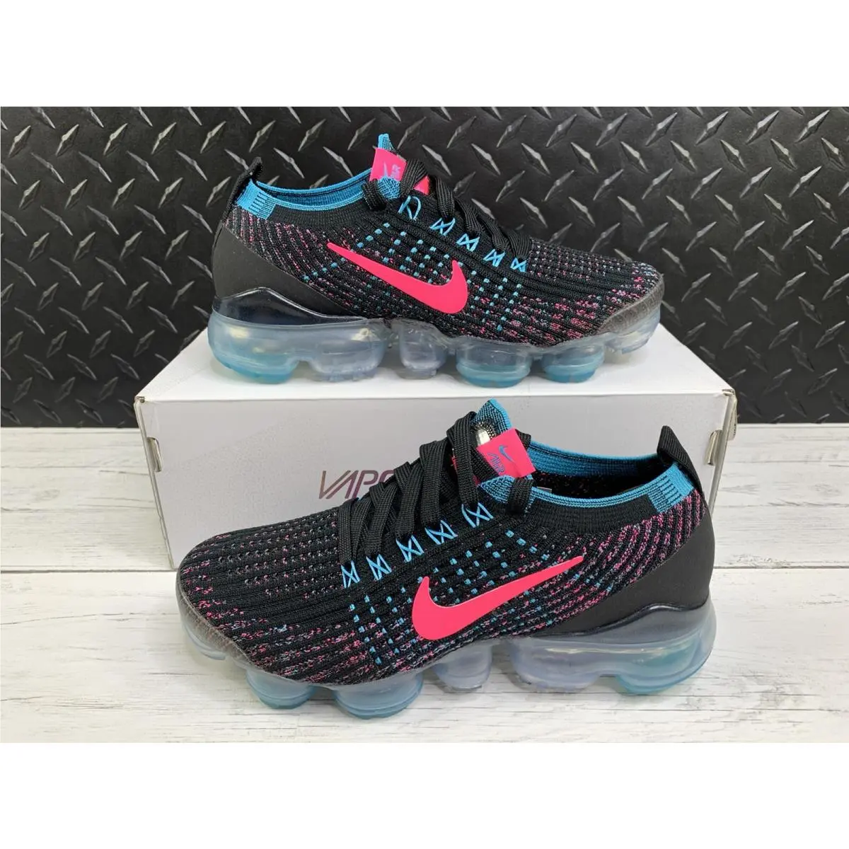 Nike Air Vapormax Flyknit 3 Black Hyper Pink CZ7988-001 Women`s Size 6
