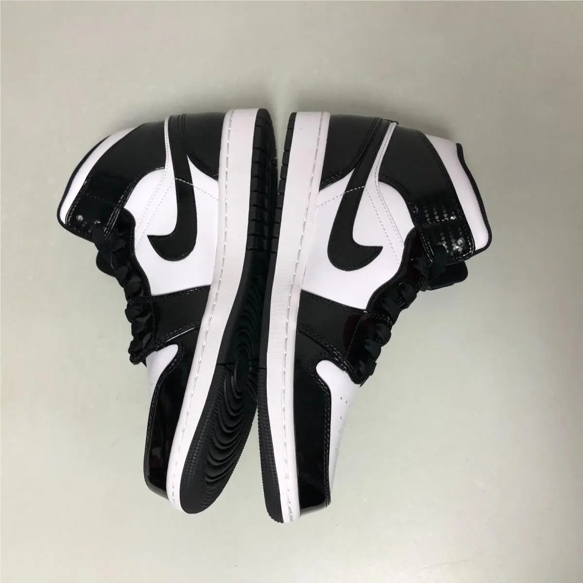 Nike shoes - Air Jordan 1 - Air - DD1649-001 - Black/White 2