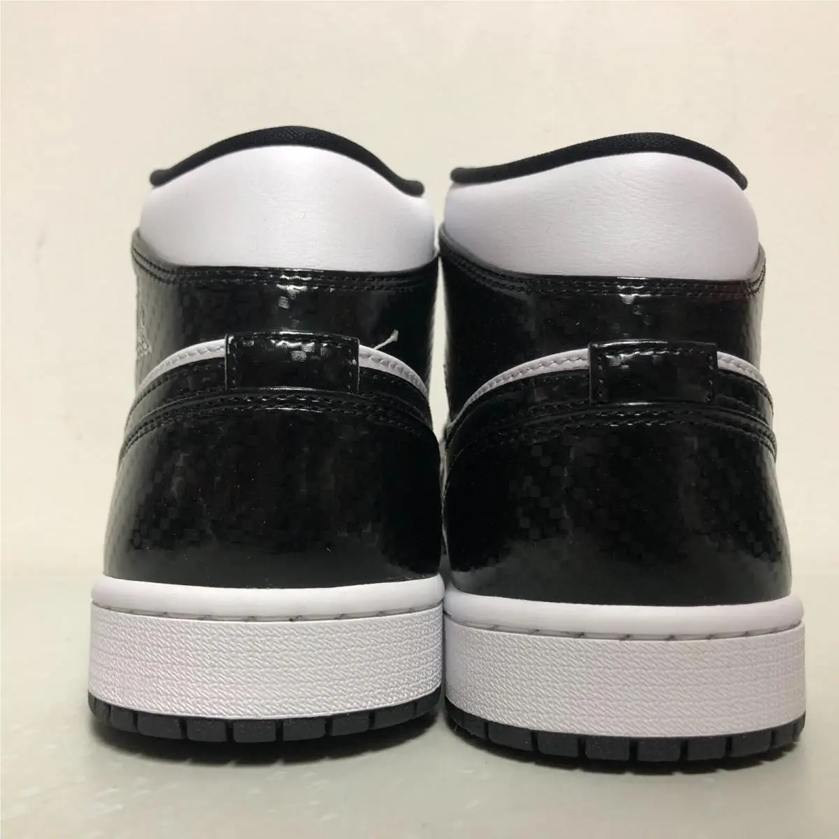 Nike shoes - Air Jordan 1 - Air - DD1649-001 - Black/White 3
