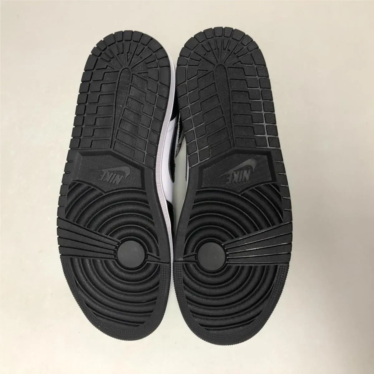 Nike shoes - Air Jordan 1 - Air - DD1649-001 - Black/White 4